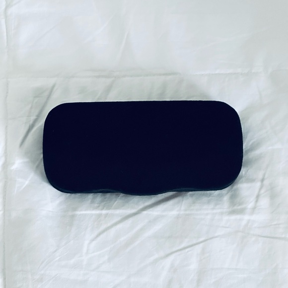 Gucci Black Velvet Sunglass or Glass Case with Cloth - Picture 3 of 7
